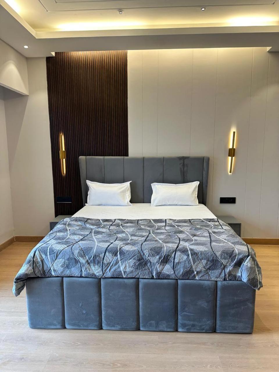 Urban Abodes Aparthotel Ghaziabad Ngoại thất bức ảnh